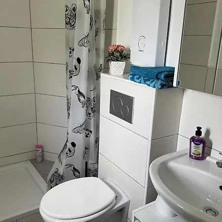 Private With Own Bathroom * هانوفر